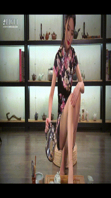 【丽柜】84-雪糕-丝足玩弄.MP4