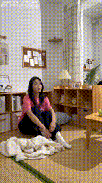 【足愉心】 NO.018 奶芙（搭配：粉色T恤、牛仔长裤、运动鞋、白色棉袜、裸足）-竖版