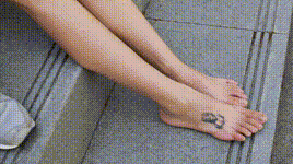 【物恋传媒】第50期：待我长发及腰,只为你的微笑,灰色NB配浅黄棉袜期：.MP4