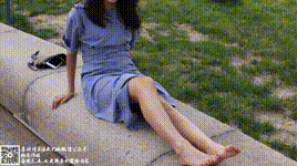 【物恋传媒】第43期：湛蓝连衣裙搭配板鞋船袜,知性混搭自然美,耐克板鞋搭配白色船袜期：