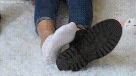 【物恋传媒】第1186期：小飞-马丁靴白色短棉袜裸足封面图