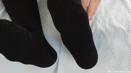 【物恋传媒】第2318期：菜菜-OL制服、高跟鞋、三双厚黑丝叠穿、袜腰展示、视频包含脱袜子的剧情封面图