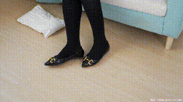 【物恋传媒】第2294期：小新-平底鞋、厚黑丝、裸足（盲盒3）封面图