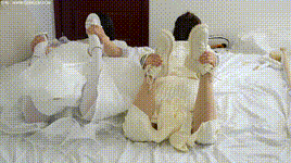 【物恋传媒】第2308期：茯苓&amp欢欢-高跟鞋、马丁靴、厚白丝、厚肉丝、瑜伽动作、挠脚剧情、婚纱封面图