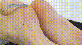 【物恋传媒】第2237期：菜菜-高跟鞋、油亮薄白丝（脚尖透明款）、裸足、草莓和酸奶裸足摆盘剧情封面图