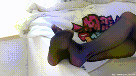 【物恋传媒】第2430期：菜菜-高跟鞋、薄黑丝封面图