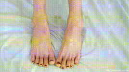 【物恋传媒】第2399期：小夏-板鞋、白棉袜、裸足封面图