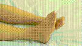 【物恋传媒】第2476期：橙子-高跟凉鞋、薄肉丝、裸足封面图