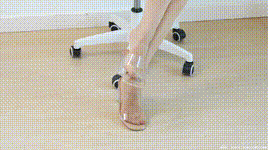 【物恋传媒】第2411期：奶糖-两双高跟凉鞋、薄肉丝、薄黑丝、裸足封面图