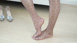 【物恋传媒】第2431期：茯苓-两双高跟鞋、两双丝封面图